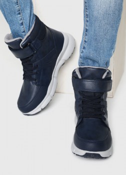 Утепленные ботинки в