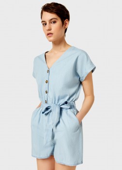 Стильные комбинезоны в магазине