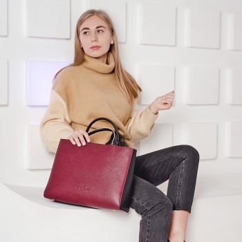 Сумочка по акции в магазине