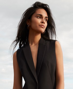 Жилет в магазине